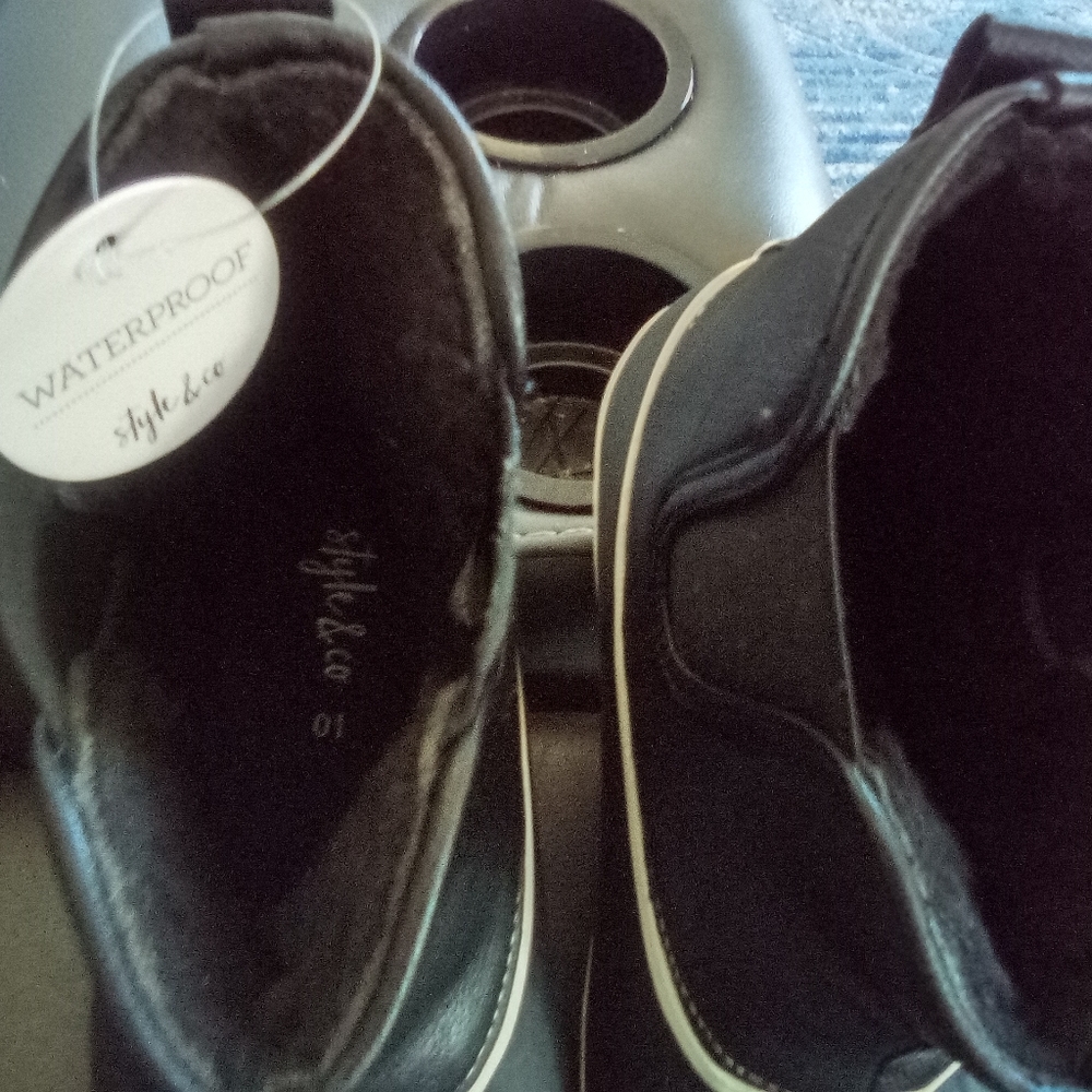 Weatherproof Boots - Picture 5 of 5